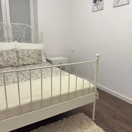 Apartament Grojec