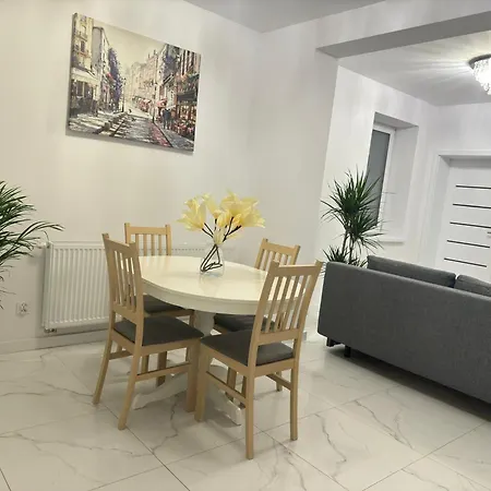 Apartament Grojec Appartamento *